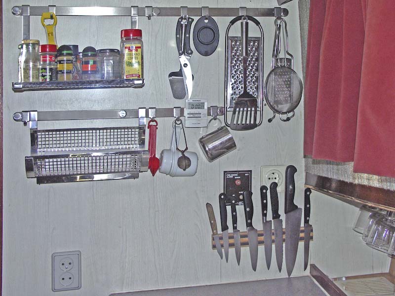 16_Galley_Rack